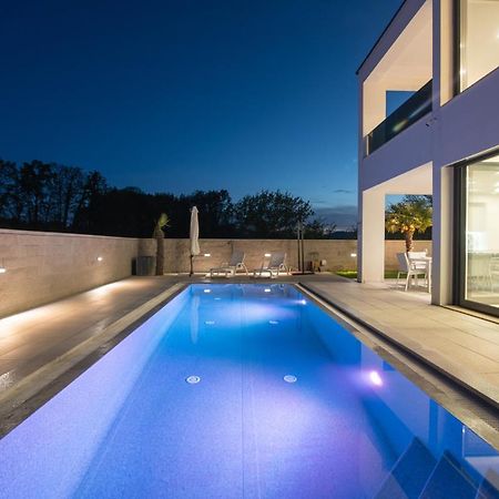 Luxury Villa Weiss - Malinska - Heated Pool - Central Floor Heating In Winter Exterior photo