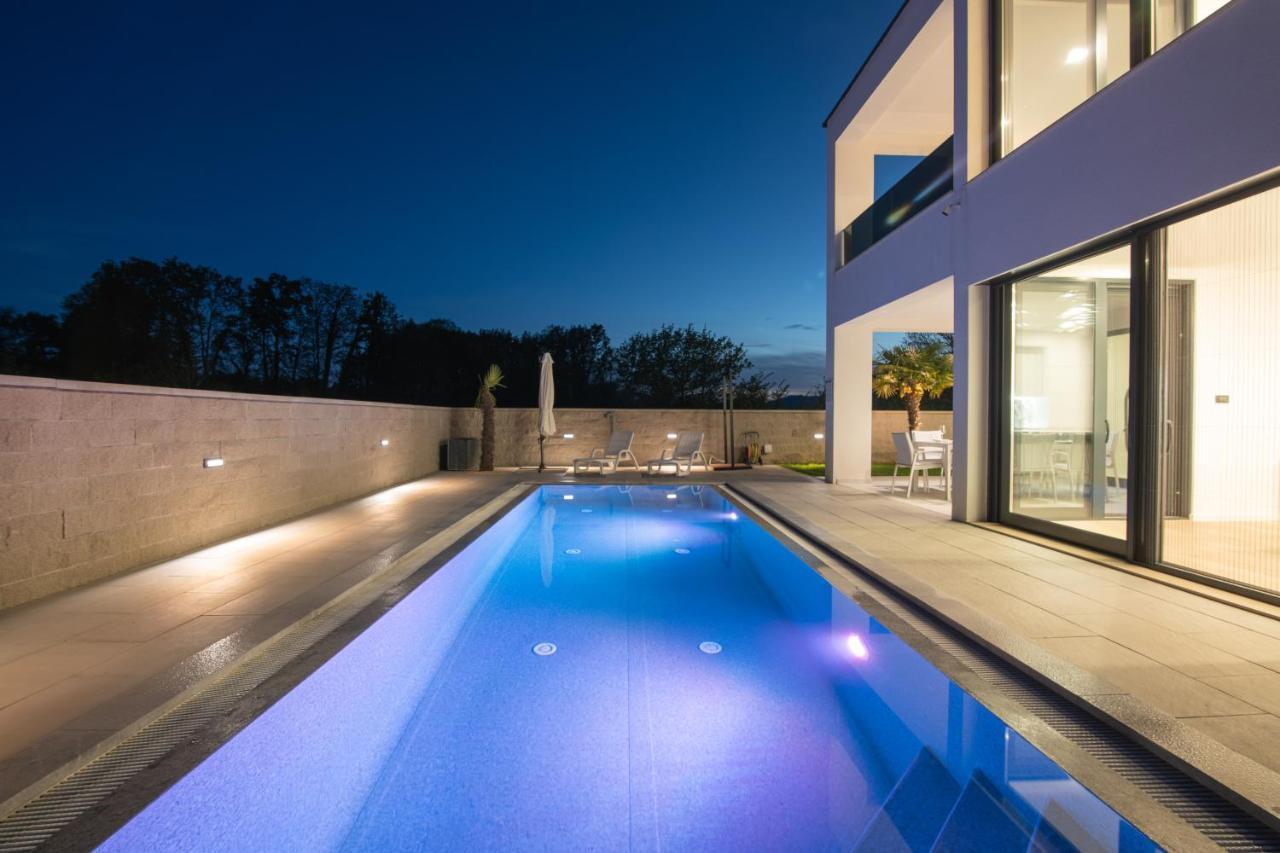 Luxury Villa Weiss - Malinska - Heated Pool - Central Floor Heating In Winter Exterior photo