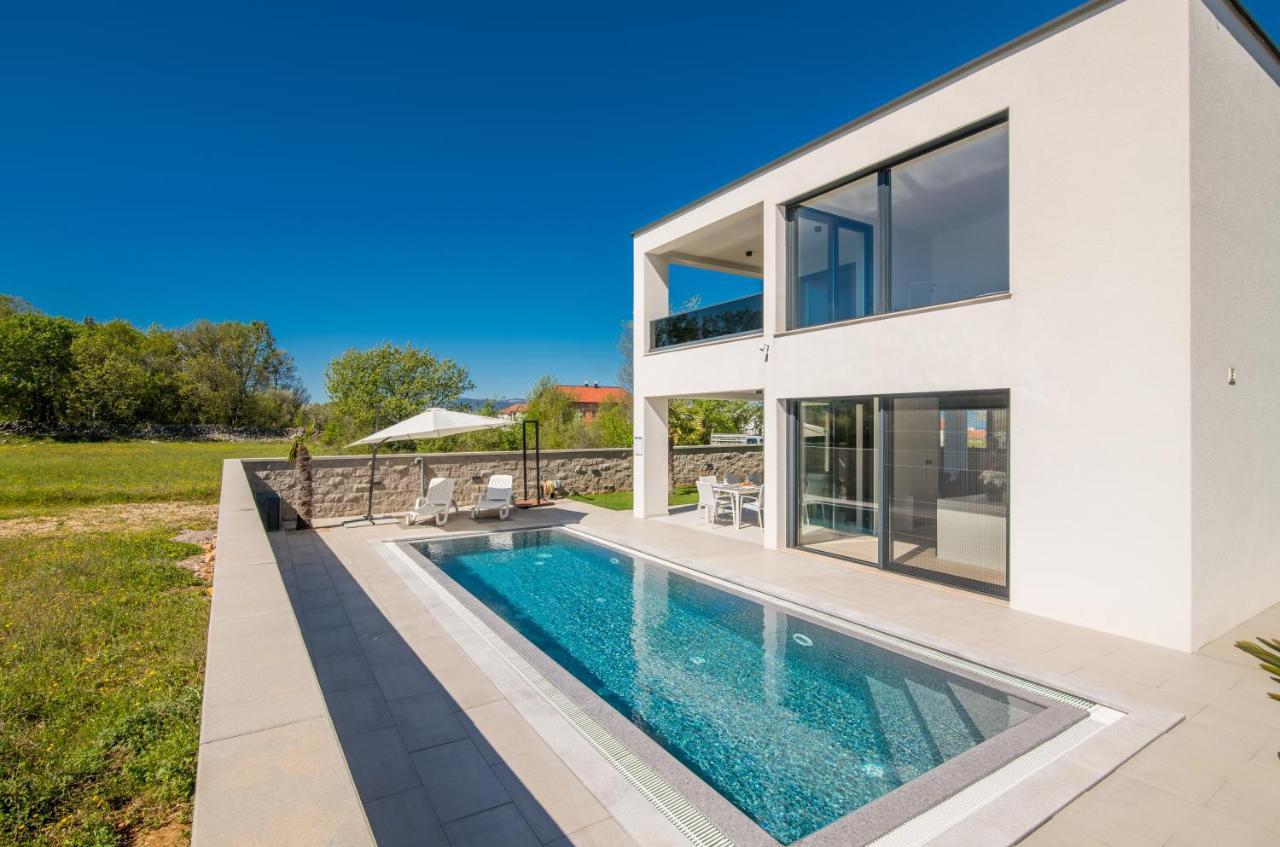 Luxury Villa Weiss - Malinska - Heated Pool - Central Floor Heating In Winter Exterior photo