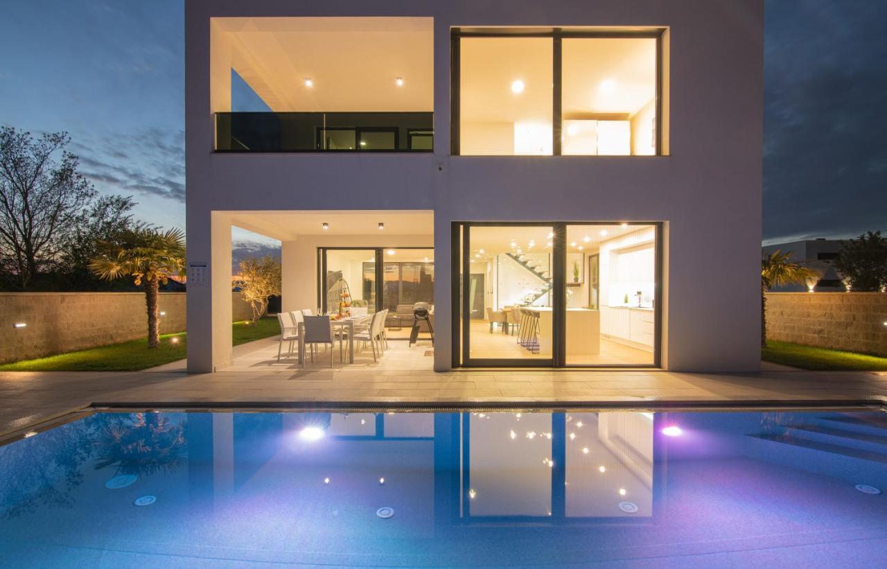 Luxury Villa Weiss - Malinska - Heated Pool - Central Floor Heating In Winter Exterior photo