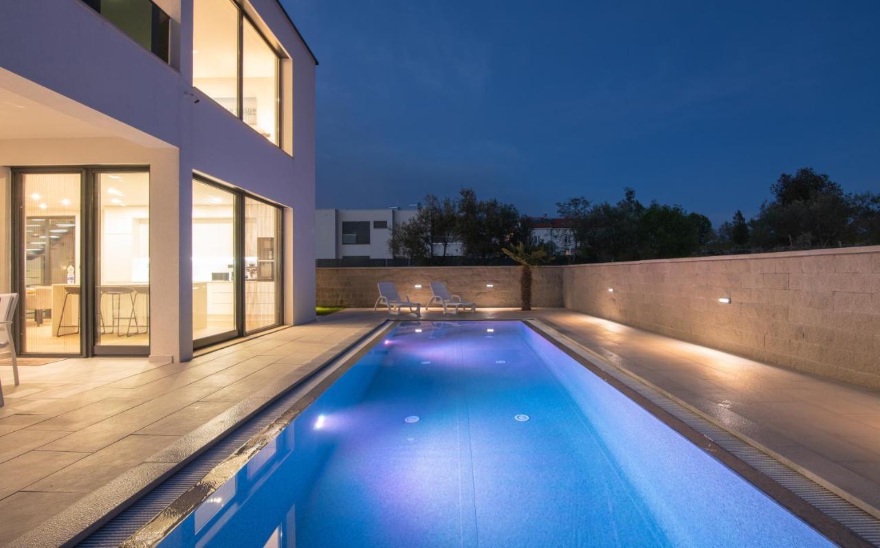 Luxury Villa Weiss - Malinska - Heated Pool - Central Floor Heating In Winter Exterior photo