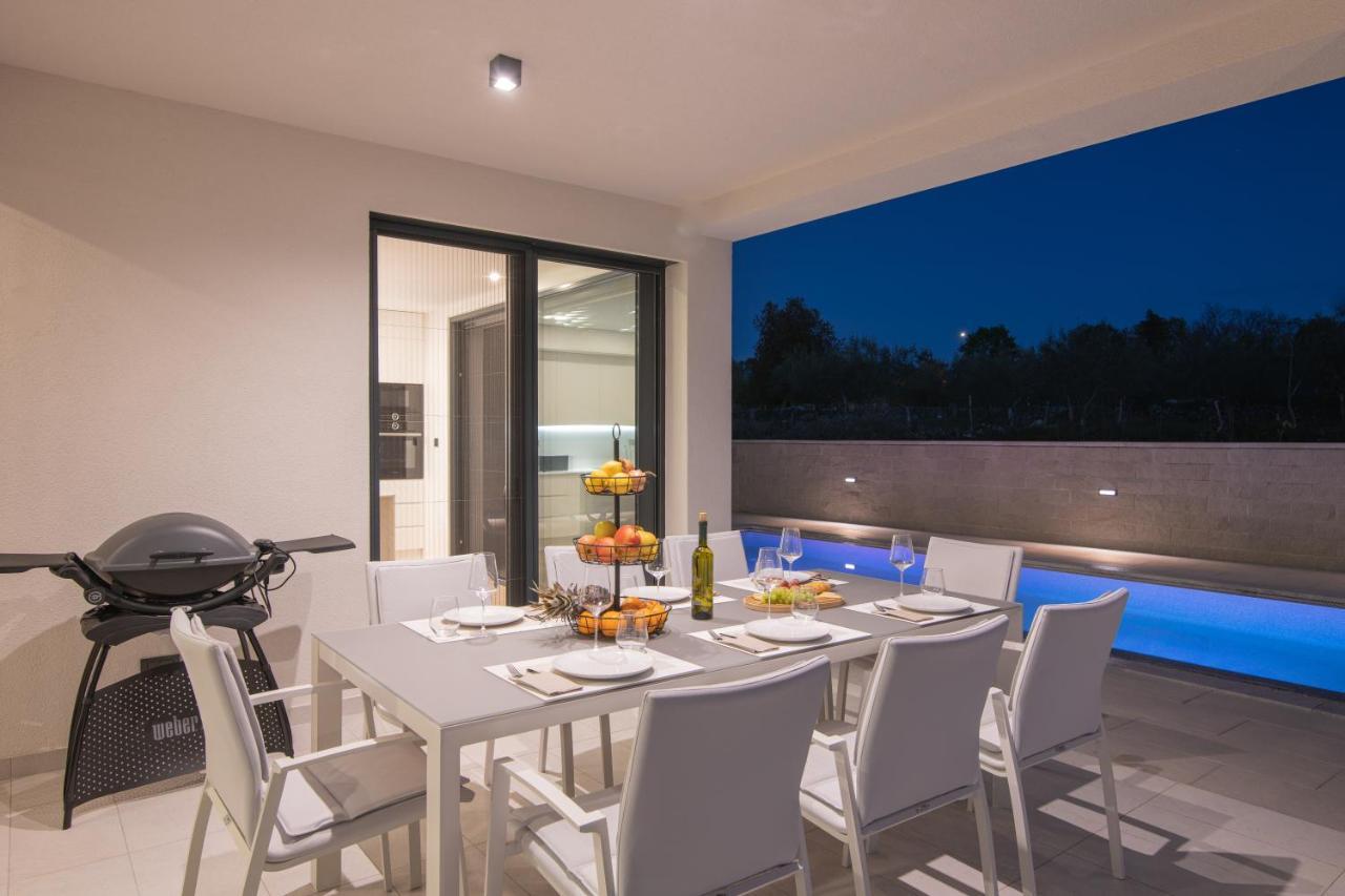 Luxury Villa Weiss - Malinska - Heated Pool - Central Floor Heating In Winter Exterior photo