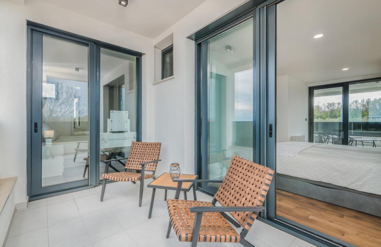 Luxury Villa Weiss - Malinska - Heated Pool - Central Floor Heating In Winter Exterior photo
